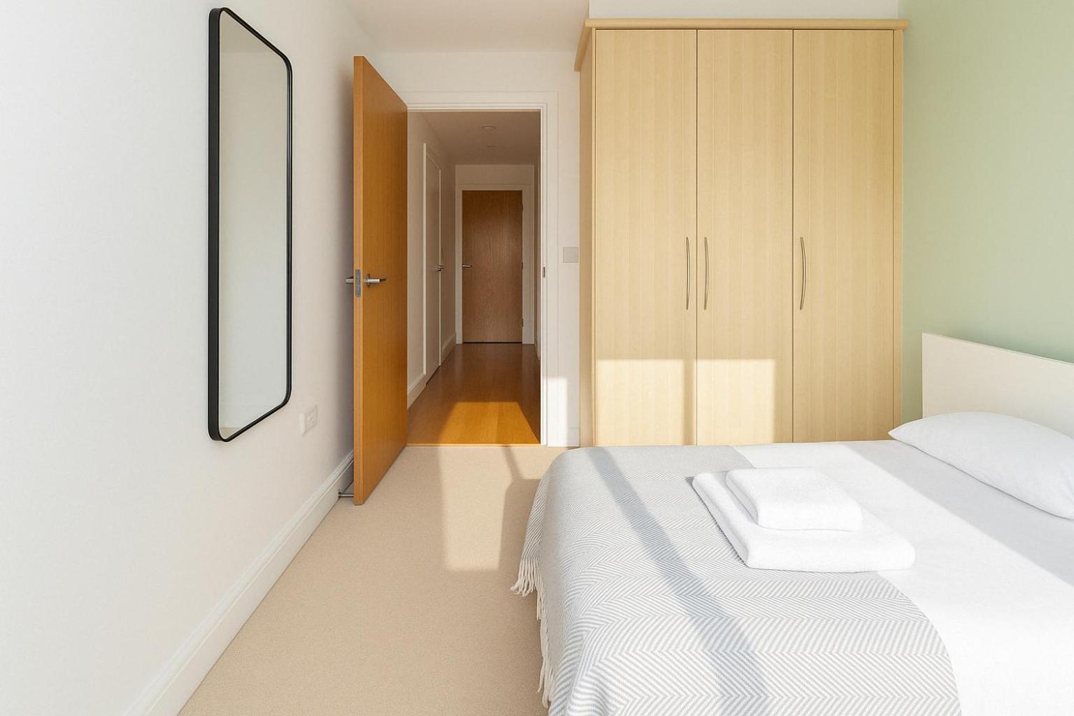 2 Bed With Balcony In Wembley * Londres