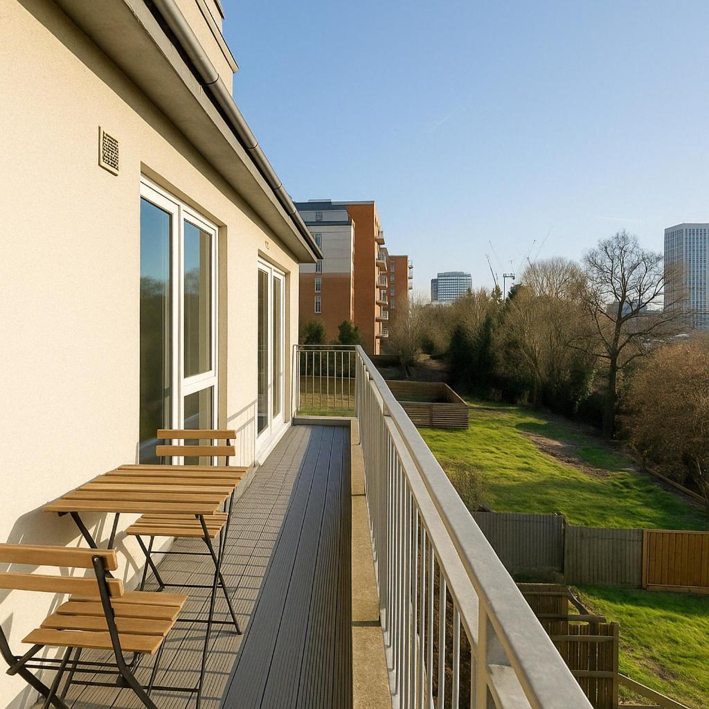 2 Bed With Balcony In Wembley * Londres